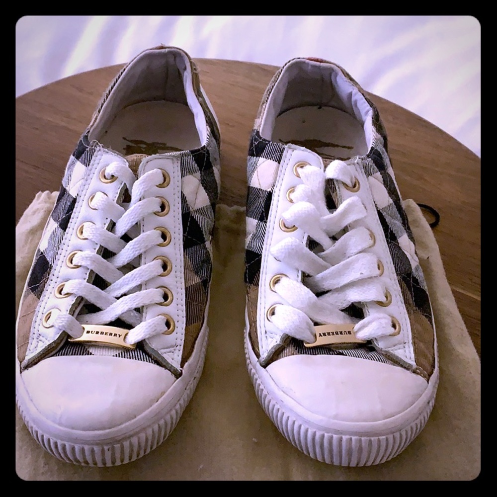 Burberry tennis shoes